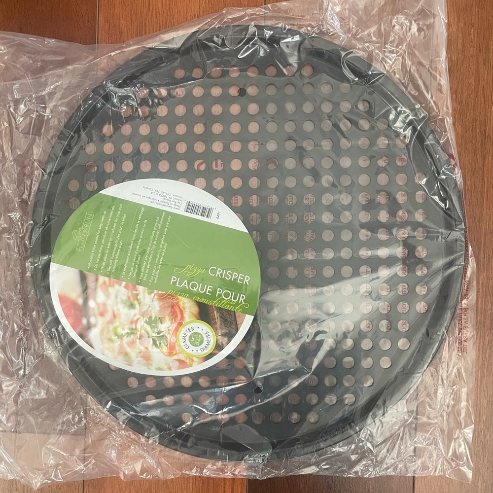 NEW Fox Run Nonstick Pizza Crisper Pan - 14” diameter - Picture 3 of 4